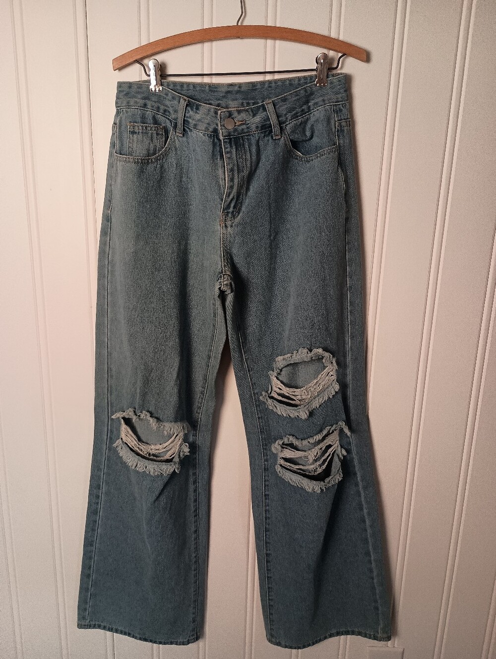Jessica Jeans- Women’s Distressed High-Rise Blue Jeans- Size M